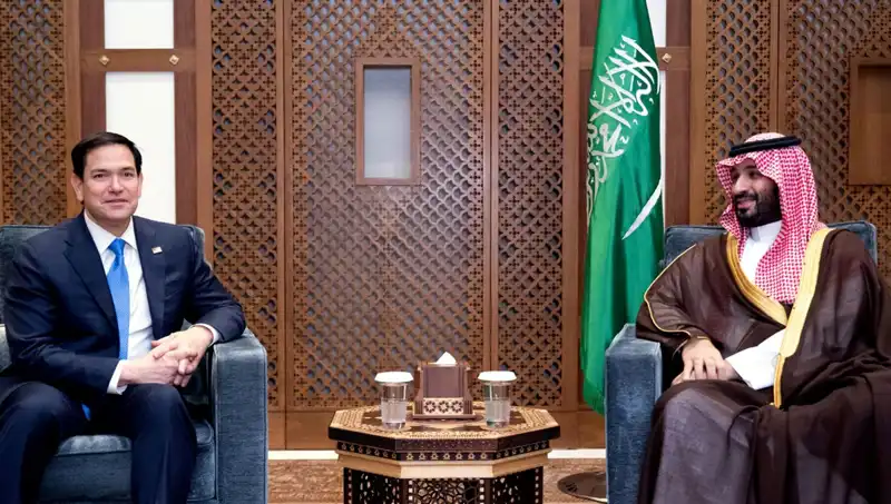 ABD'nin Riyad İçin 100 Milyar Dolarlık Silah Paketi ve F-35 Tartışmaları