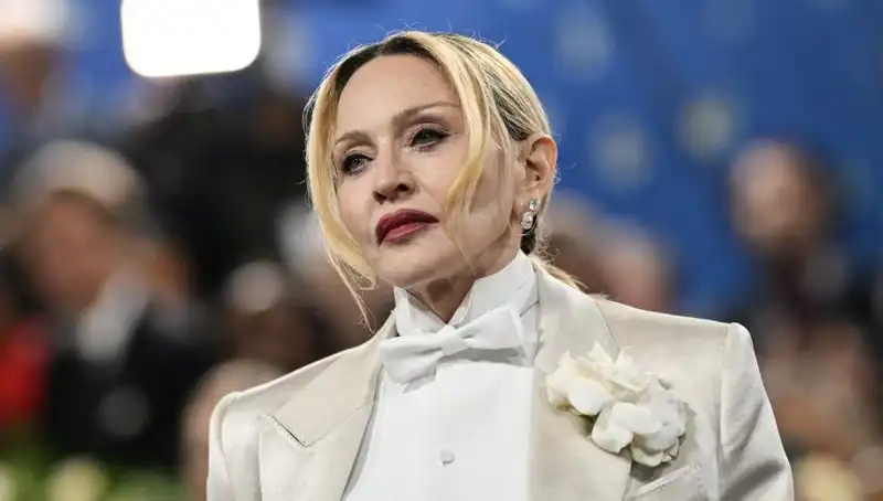 Madonna'nın Şüphesiz Diyeti: Kanserle Mücadelede Etkisi Tartışılıyor
