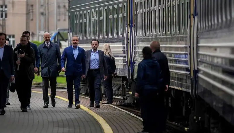 Dışişleri Bakanı Fidan, Ukrayna'da Önemli Konuları Görüştü