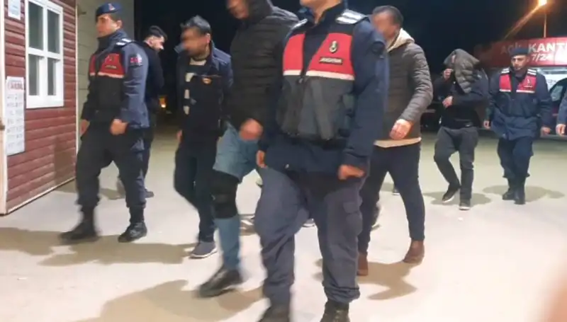 Bağ Evinde Uyuşturucu Partisi: Baskın ve Şok Eden Gelişmeler