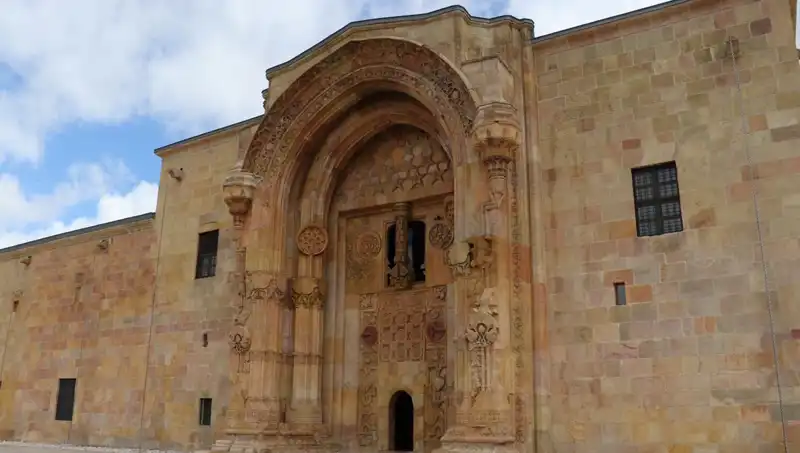 Divriği Ulu Camii ve Darüşşifası: Tarihin İzlerini Süren Ziyaretçiler