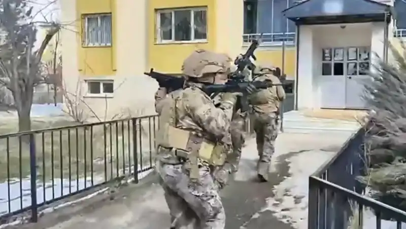 Bingöl'de DAEŞ Operasyonunda 3 Şüpheli Tutuklandı: Detaylar Açıklandı!