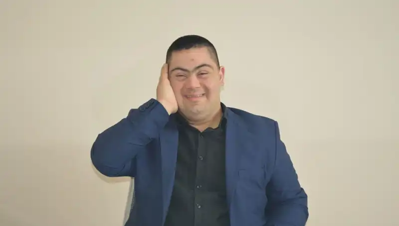 Down Sendromlu Erdinç'in Hayali: Müzik ile Engelleri Aşmak