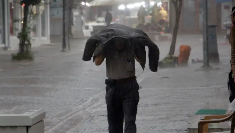 25 İl İçin Sarı Kodlu Uyarı: Kuvvetli Sağanak Yağmur Yolda!