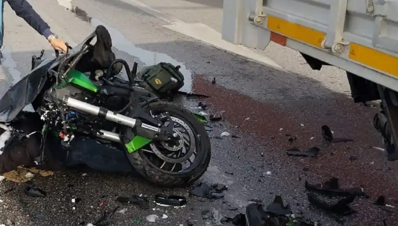 Çorum'da Kamyona Çarpan Motosikletin Sürücüsü Hayatını Kaybetti