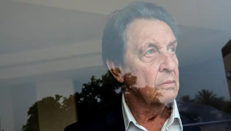 Elon Musk’ın Babası: “Kızımı Büyücülük İçin Kullanacaklardı” İtirafı Şok Etti
