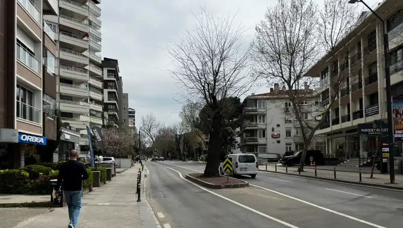 Kadıköy'deki Tehlikeli Cadde: Sürekli Kazaların Yaşandığı Nokta