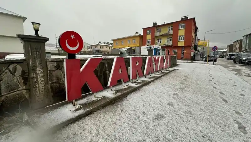 Temmuzda Yaşanan Kar Kış Şartlarını Unutturdu, Sürücüler Şaşkın!