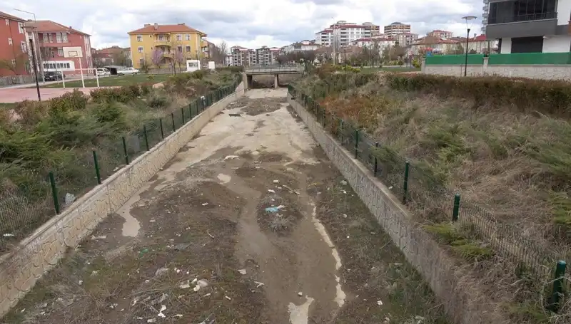 Coşkun Nehir Kuraklık Tehdidiyle Karşı Karşıya: Su Krizi Kapıda!