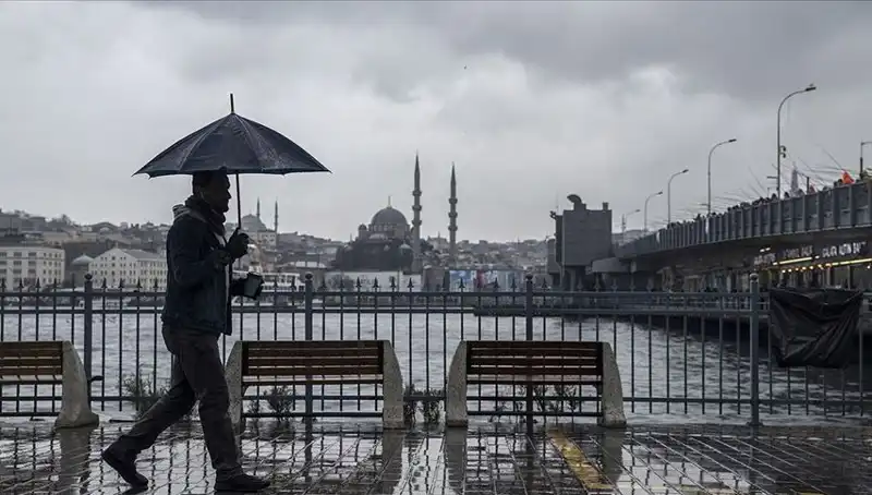 İstanbul'da Bahar Havası Bitti: Kış Yeniden Kendini Gösterdi