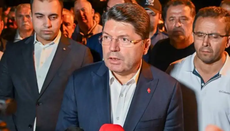 Bursa Orman Yangınında FETÖ Bağlantısı: Bakan Tunç Açıklamada Bulundu
