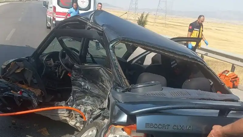 Gaziantep'te Feci Kaza: İki Otomobil Çarpıştı, Hayatını Kaybeden ve Yaralanan Var