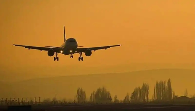 Çin'de Yolcu Uçağı Zorunlu İniş Yaptı: Olayın Perde Arkası
