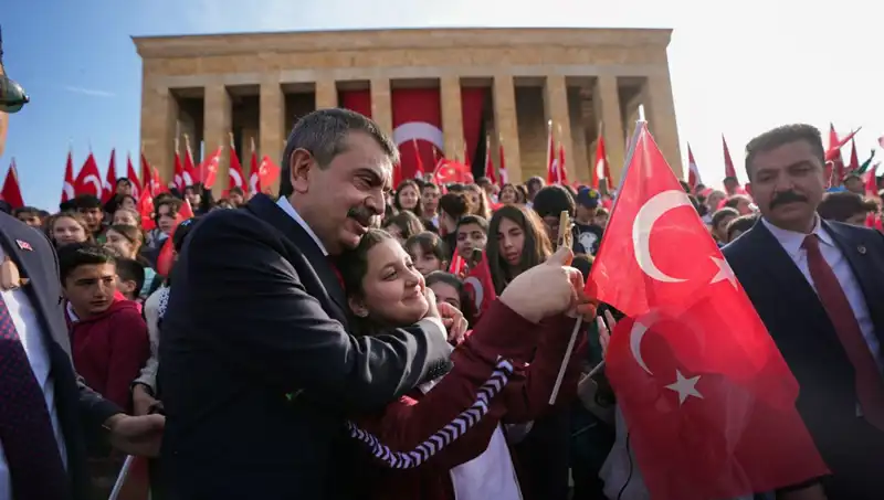 Bakan Tekin, Çocuklarla Anıtkabir'de Unutulmaz Bir Gün Geçirdi