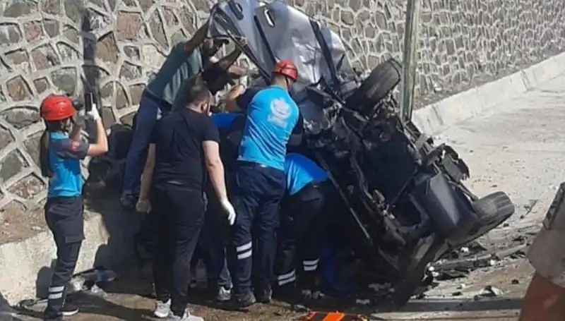 Tunceli'de Kafa Kafaya Çarpışma: İki Araçta Yerin Altında Kaldı, Şok Edici Detaylar!
