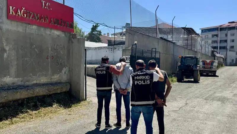 Kars'ta Uyuşturucu Operasyonu: İki Şüpheli Tutuklandı