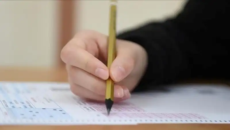 LGS Sınavında Zorlayıcı Sorular, Öğrencileri Bölgede İkiye Ayırdı!