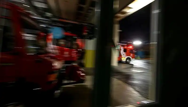 Konya'da iş yeri yangını: Yangında 4 kişi dumandan etkilendi!