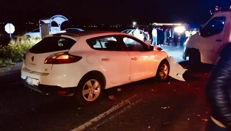 İstanbul'da Kafa Kafaya Çarpışma: 1 Ölü, 7 Yaralı
