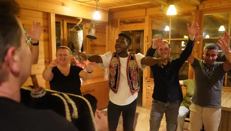 Gana'dan Türkiye'ye Uzanan Bir Başarı Hikayesi: Rizeli Tıp Mezunu