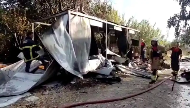 Hatay'da Konteyner Yangını: Şehirde Panik ve Zarar Verdi
