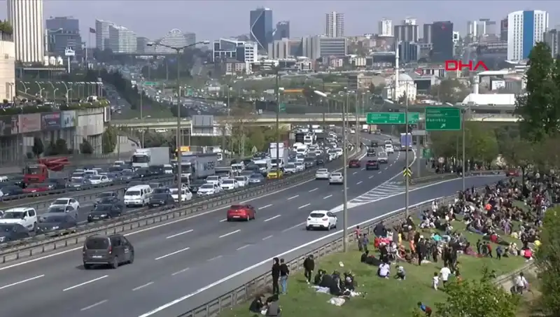 Deprem Sonrası Şehirde Trafik Yoğunluğu Yüzde 56 Arttı: Neler Oluyor?