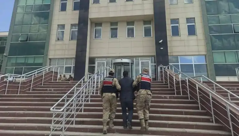 Hapis Cezasıyla Aranan Şahıs Kıskıvrak Yakalandı: Olayın Detayları