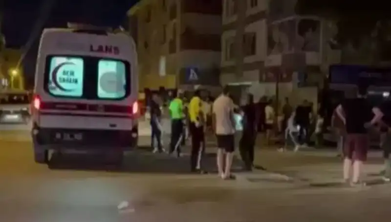 Alkollü Sürücü, Tartıştığı Yayaları Kamyonetiyle Ezdi: Şok Edici Olay