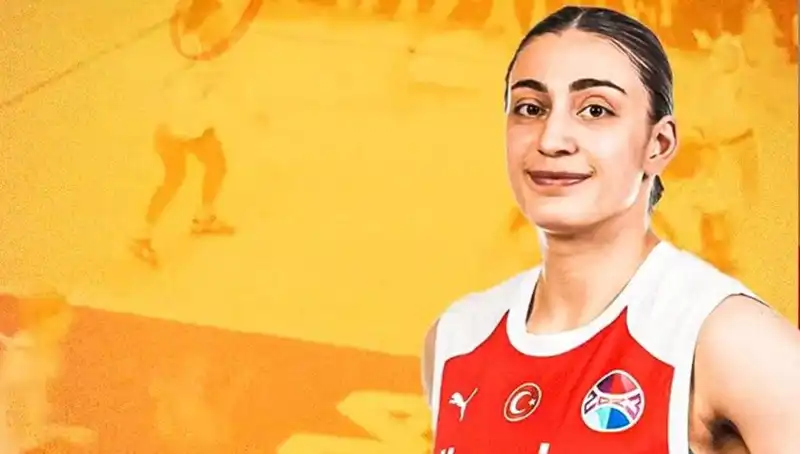 Galatasaray'dan Şok Gelişme: Üç Yıldız ile Sözleşme Uzatıldı!