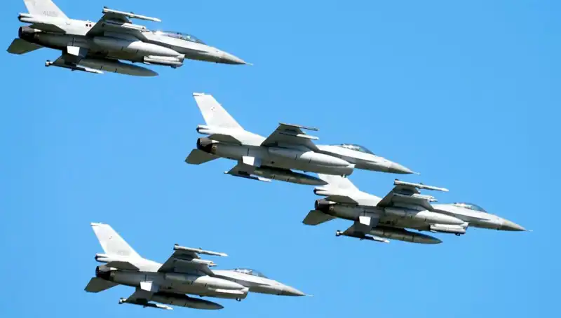 ABD'nin Ukrayna'ya F-16 Eğitimi: 310 Milyon Dolarlık Yatırım ve Etkileri