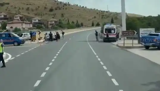 Elazığ'da Feci Kaza: İki Otomobil Çarpıştı, Yaralılar Hastaneye Kaldırıldı!