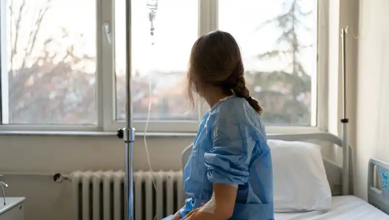 27 Yaşındaki Kadının Meme Kanseri İle Mücadelesi: Doktorlar Ne Yanlış Yaptı?