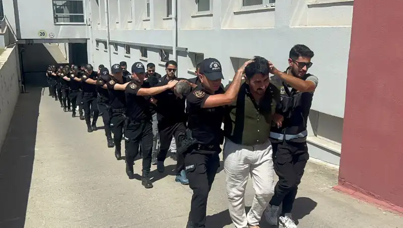 Adana'da Tarihi Eroin Operasyonu: 825 Kilo İle 16 Şüpheli Tutuklandı