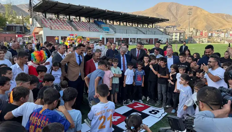 Hakkari'de Anadolu Şenliği: Kültür ve Coşku Dolu Bir Gün