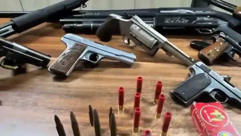 İzmir’de Yasa Dışı Silah Ticareti: Operasyonda Korkutan Detaylar ve Tutuklama!