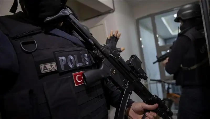Afyon'da Gün Ağardığında: 26 Şüpheli Operasyonla Ele Geçirildi