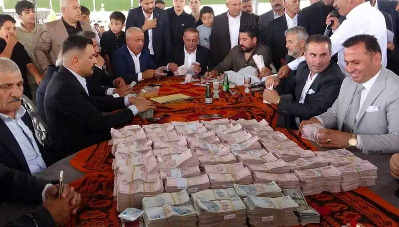 Aşiret Düğününde Geline 1,5 Kilo Altın, Damada 7,5 Milyon TL Verildi!