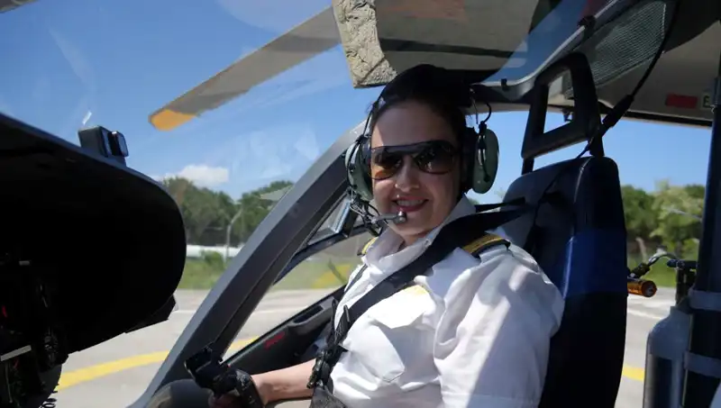 Türkiye'nin Tek Kadın Ambulans Helikopter Pilotu: Yer Çekimine Meydan Okuyan Hikaye