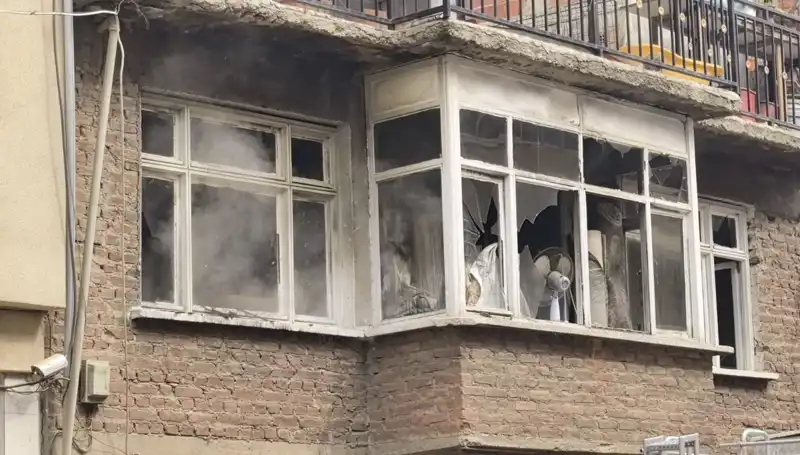 Bursa'da İki Katlı Evde Çıkan Yangın, Tüm Mahalleyi Sarsıyor