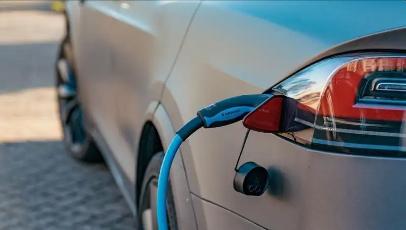 Elektrikli Otomobil Satışları Rekor Kırdı: 6 Ayda 9.1 Milyon Araç!